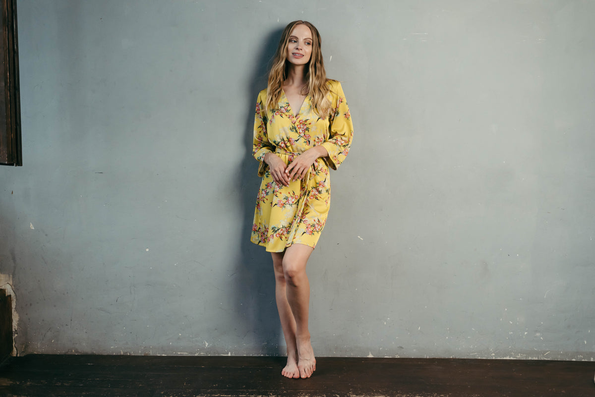 Floral bridesmaid robe, wrap front detail