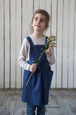 Stretch denim apron, fabric detail