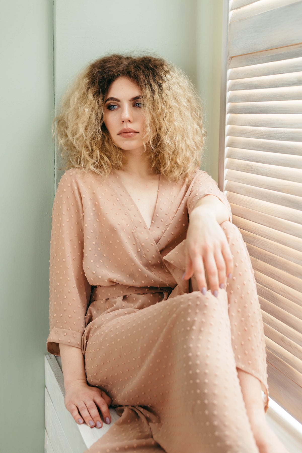 Short sheer kimono robe, belt detail