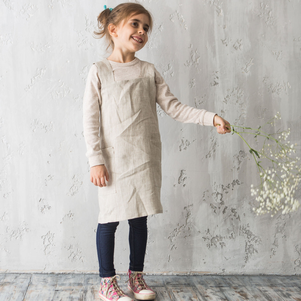 Kids linen pinafore apron in natural linen