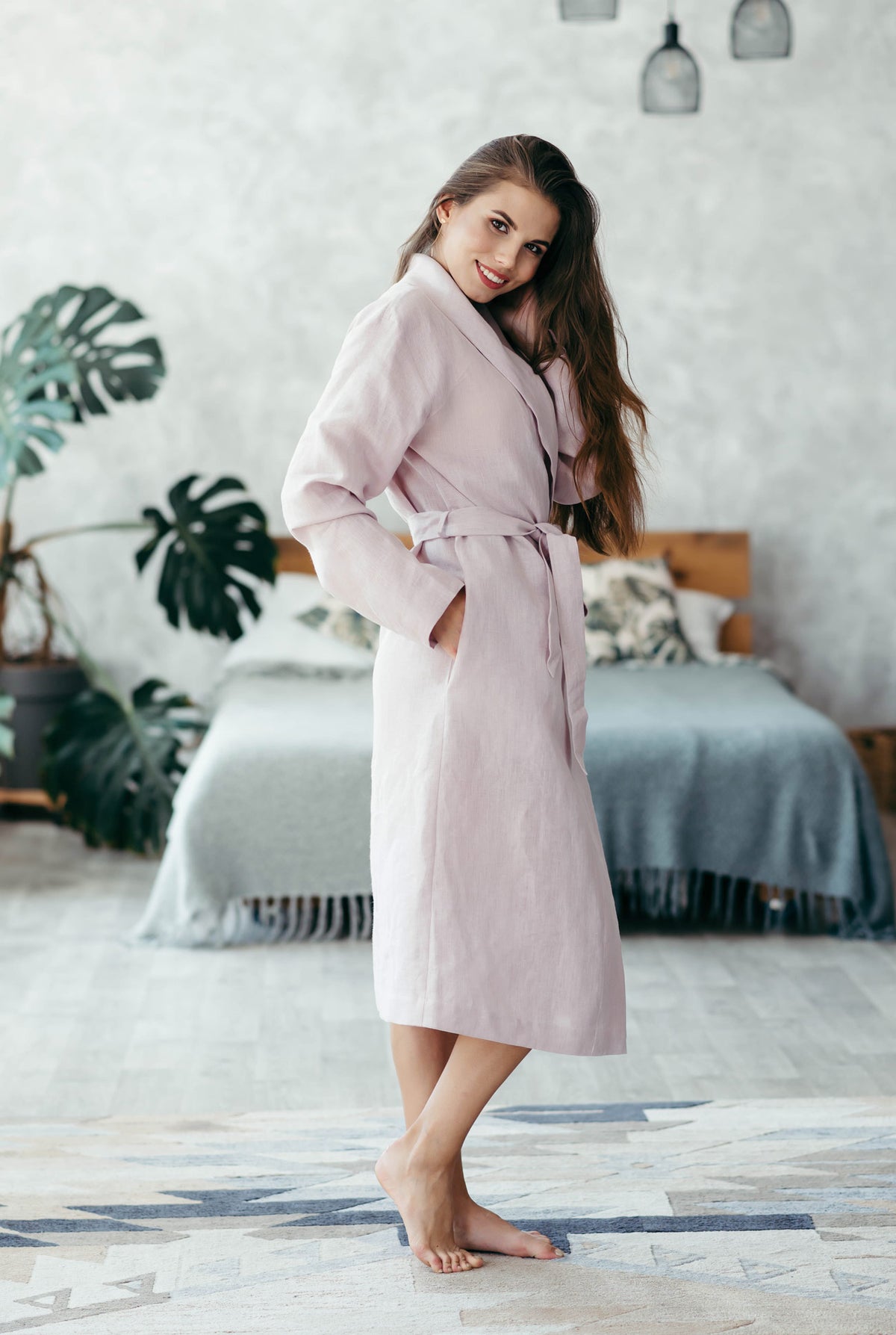 Linen robe for women in pink heather