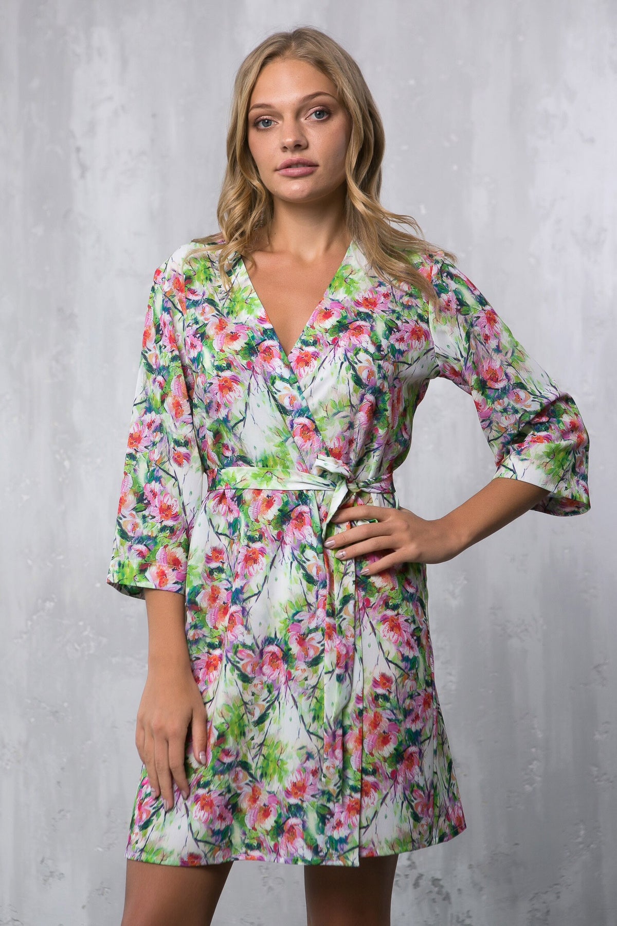 Printed crepe robe, fabric and print detail