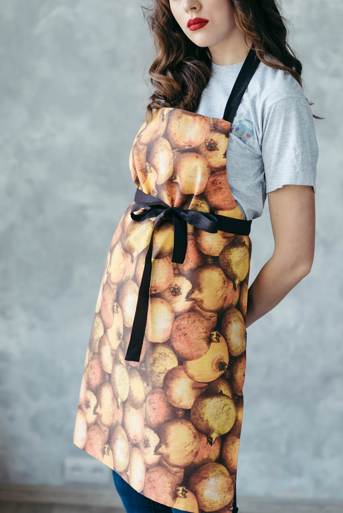 Canvas apron with pockets, kitchen apron for cooking and baking