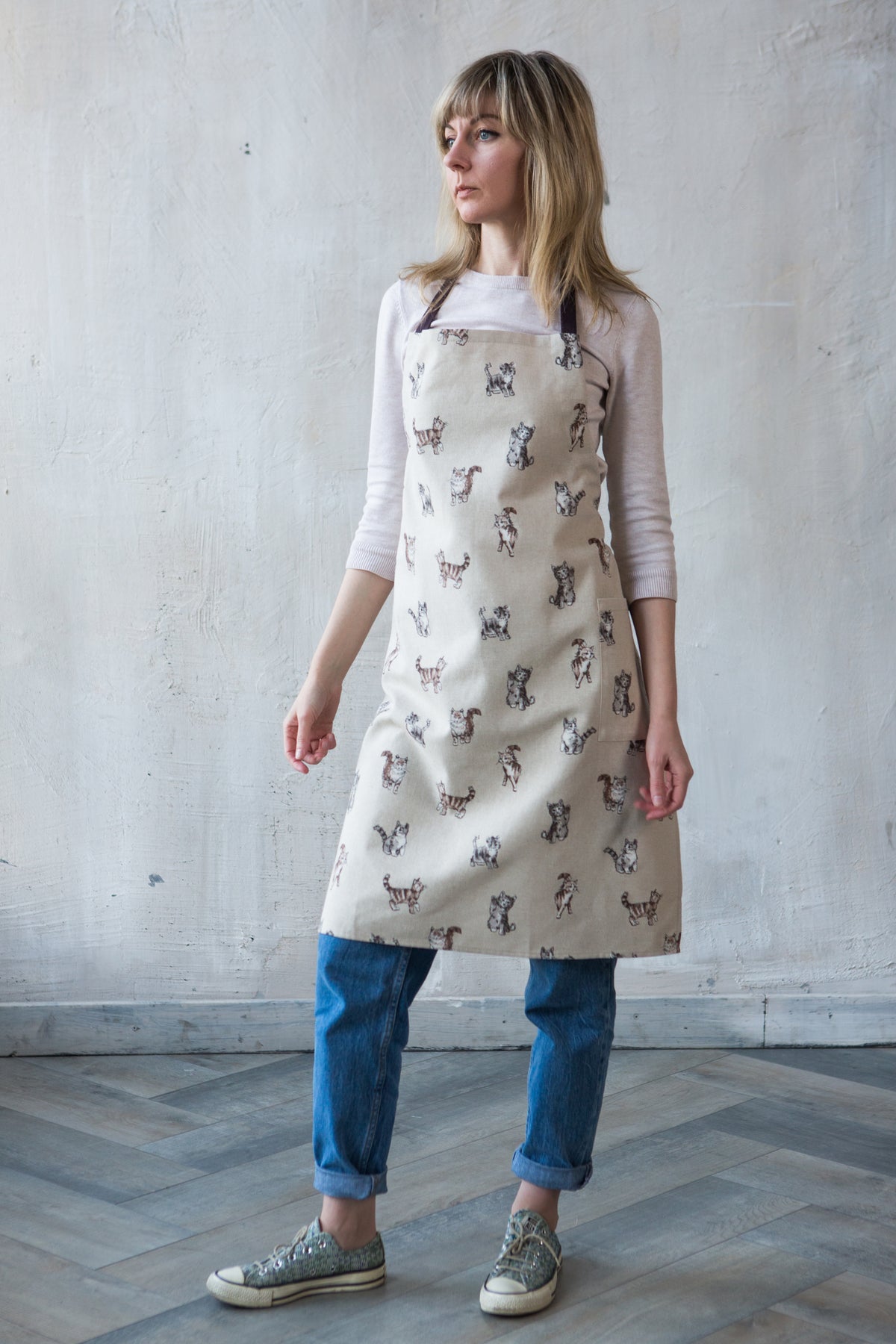 Cat print cotton canvas apron, front view