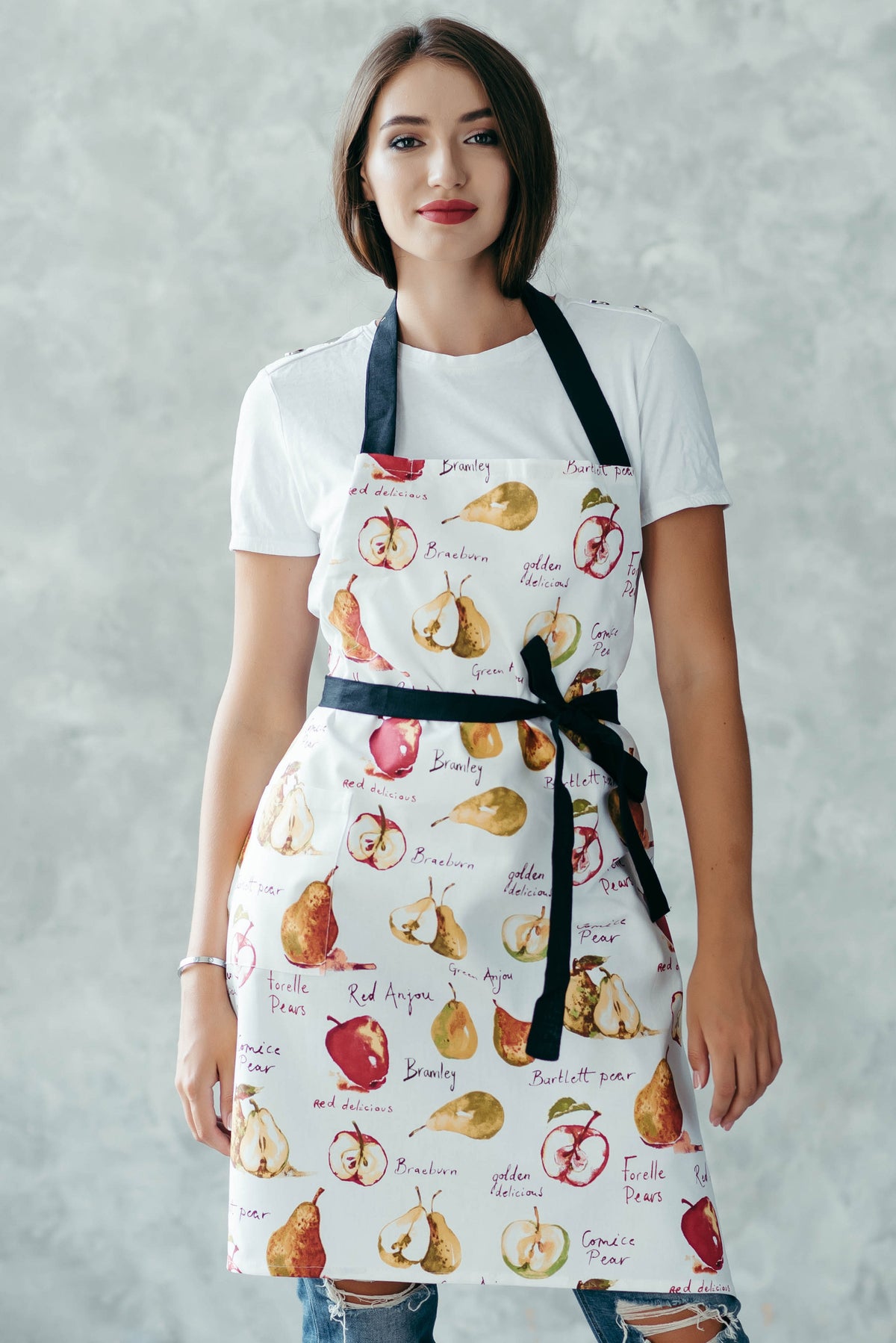 Cotton apron for women, adjustable kitchen apron styled