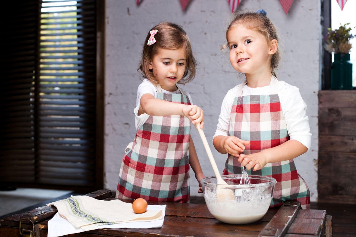 Beige check apron with pocket, kids size