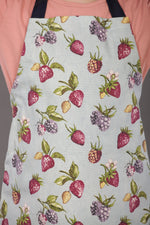 Adjustable neck strap and ties on the kids apron
