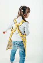 Kids apron with two front pockets, full length