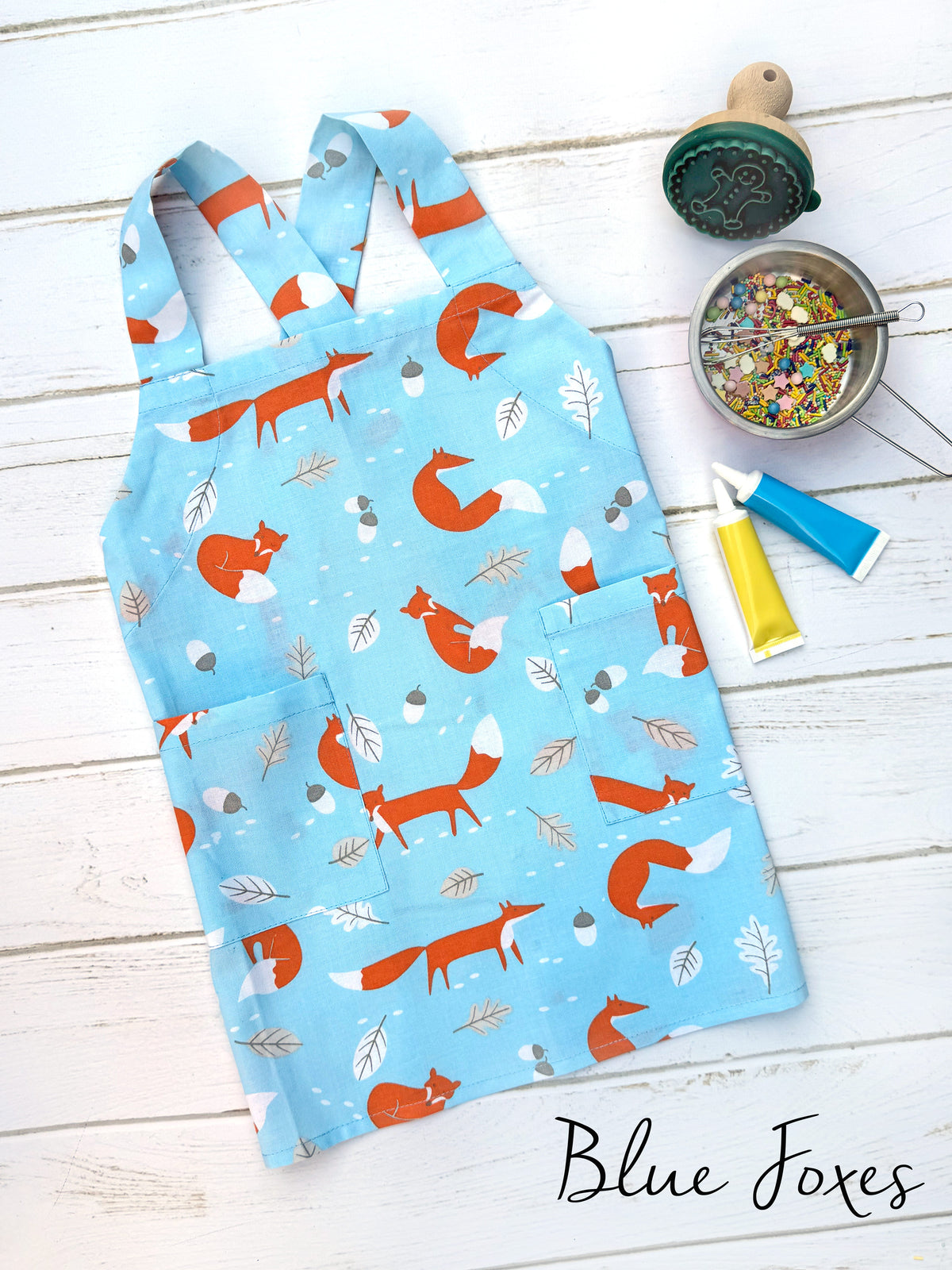 Blue foxes print kids apron