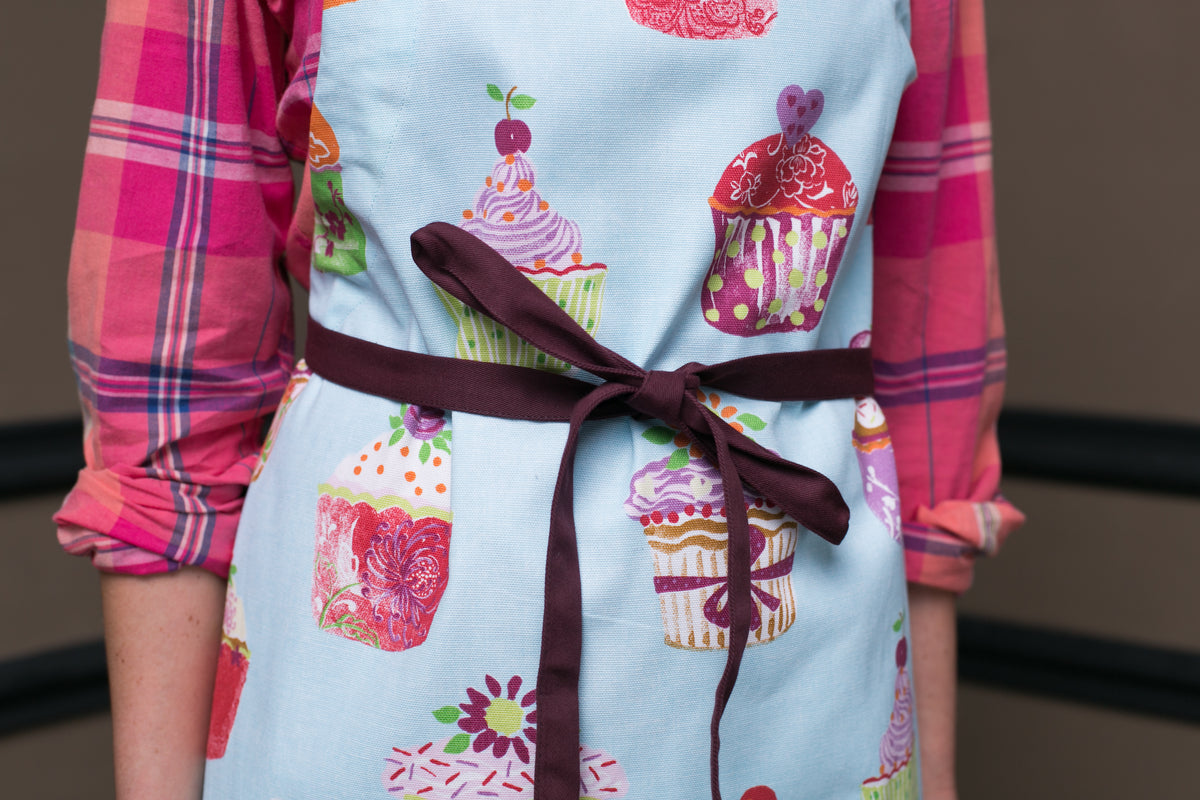 Kitchen apron for women in printed cotton, styled