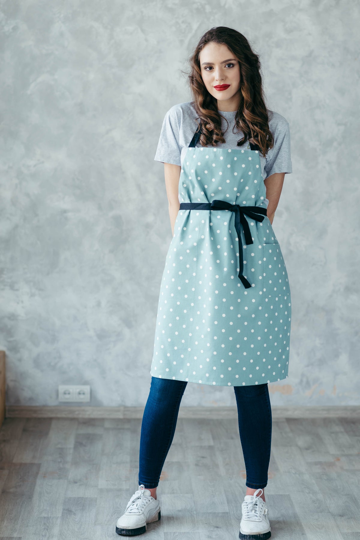 Kids chef apron in cotton canvas, full length