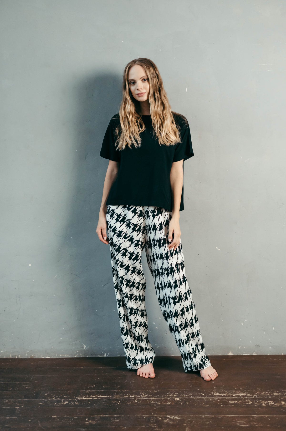Viscose pyjama trousers with an elasticated waist