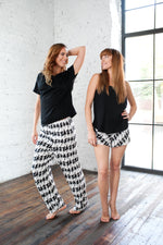 Boat neck viscose top, neckline detail