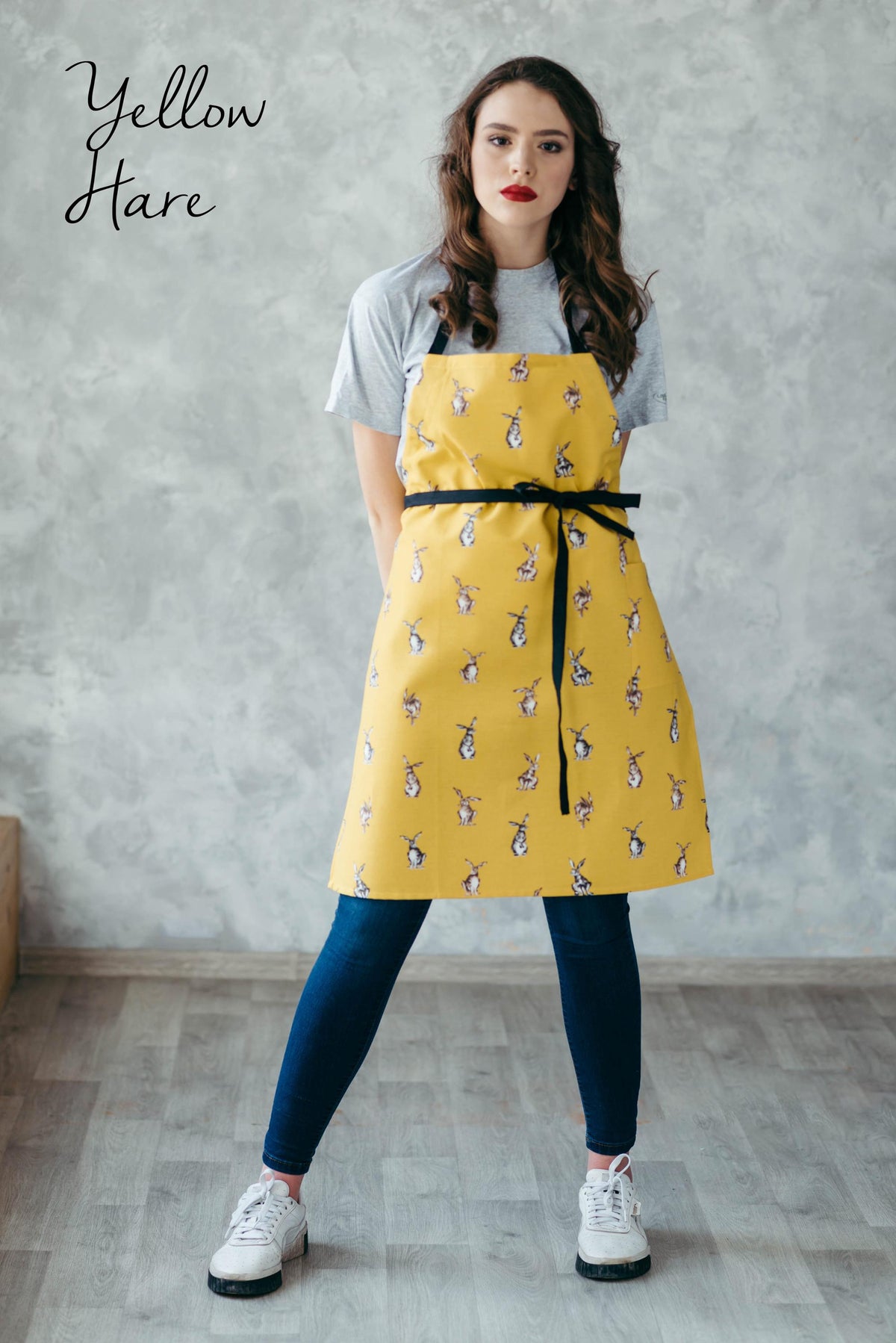 Bunny print apron, cotton canvas detail