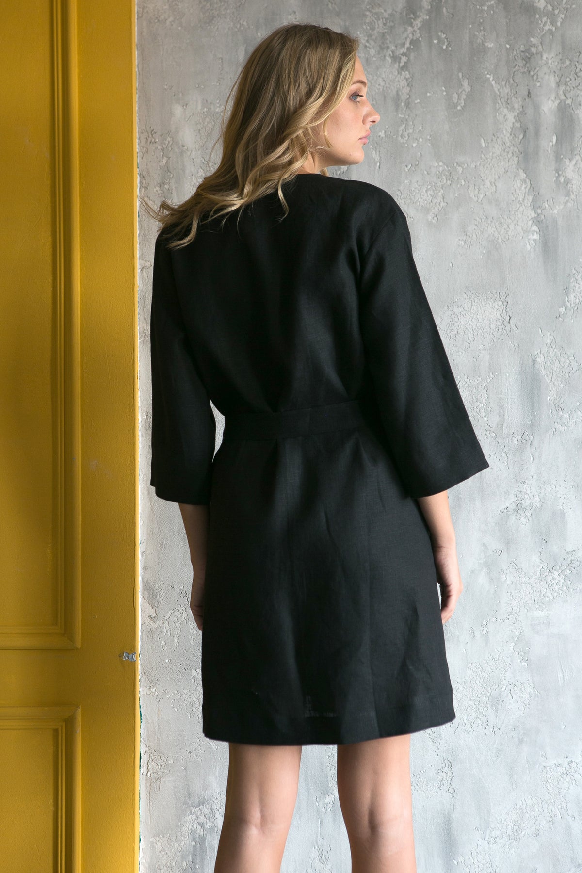 Short linen kimono robe, side view