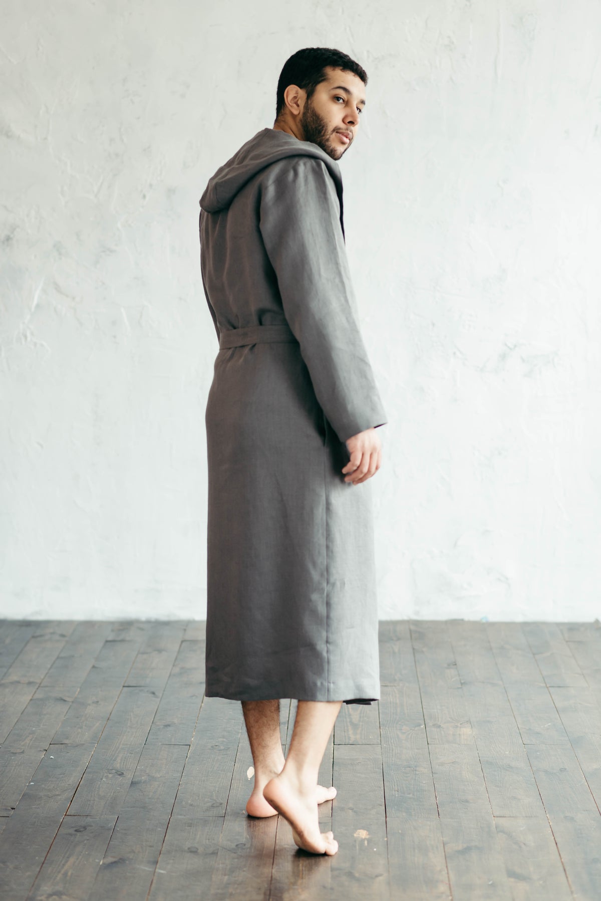 Men's hooded linen dressing gown, relaxed fit