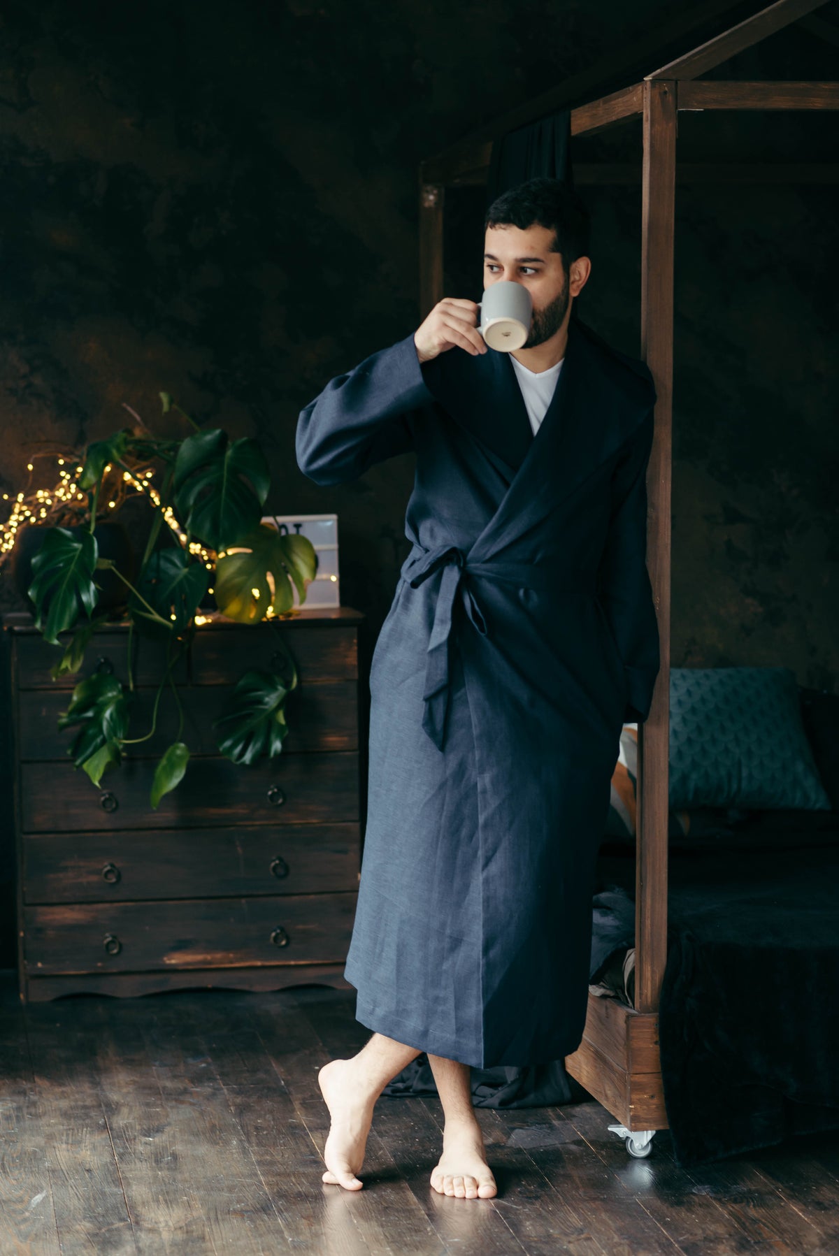 Men's hooded linen robe in navy