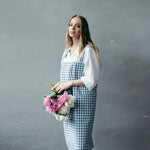 Tapestry print apron with pockets