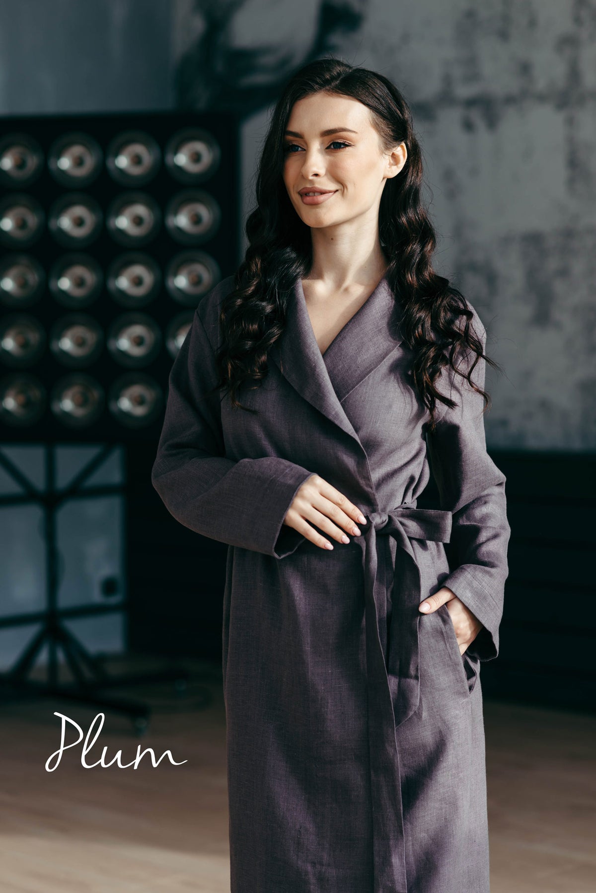 Linen dressing gown, pocket detail